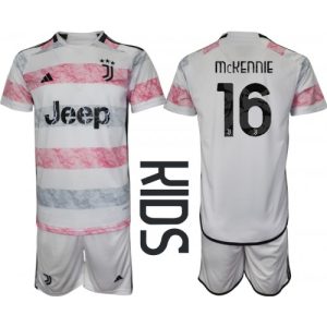 Juventus Fotballdrakt Barn Weston McKennie #16 Bortedrakt 2023-24 Kortermet (+ Korte bukser)