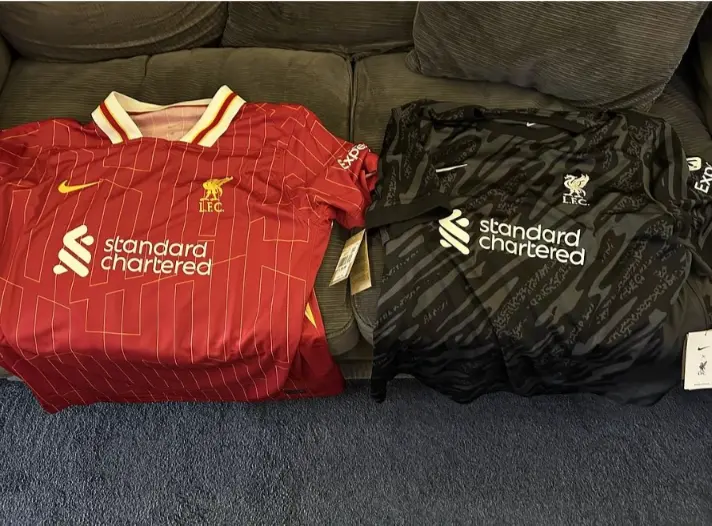 Liverpool Hjemmedrakt
