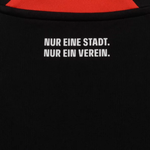 Eintracht Frankfurt avduker hjemmetrøye 2025/26-1