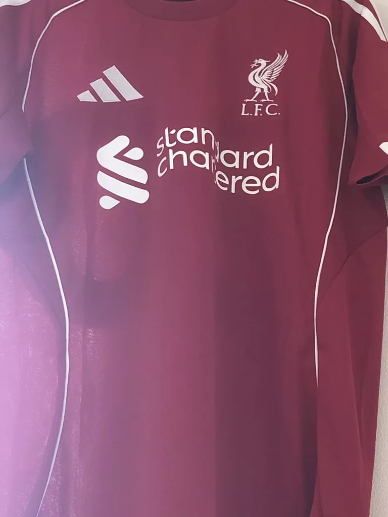 Liverpool drakt 2025-26