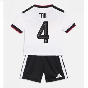 Tyskland Jonathan Tah #4 Hjemmedraktsett Barn VM 2026 fotballtrøye med shorts