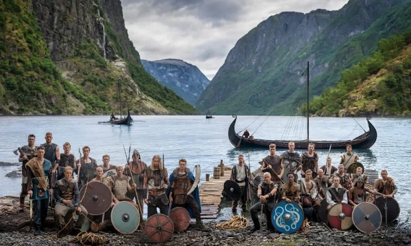 Norges runefont og vikingrekke stjeler rampelyset i VM Norges runefont og vikingrekke stjeler rampelyset i VM