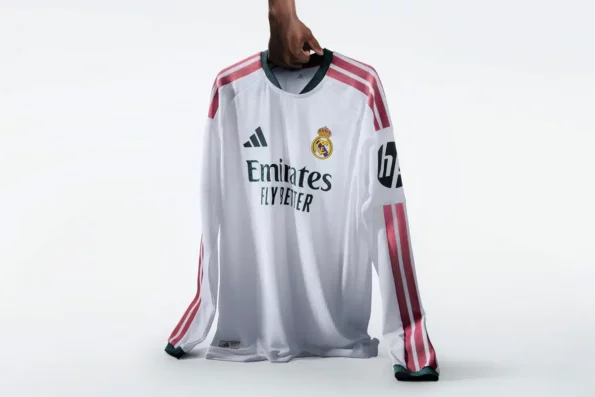 [Real Madrid-drakt] En blanding av mesterverdighet og innovasjon!