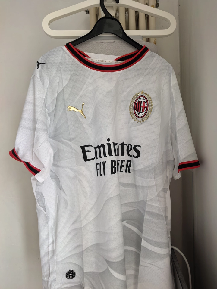 AC Milan drakt hvit
