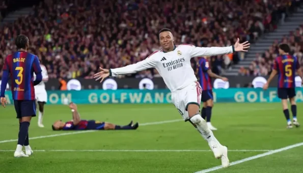 Kroningen av den ukronede og båndet knyttet til «Mbappé-drakten»
